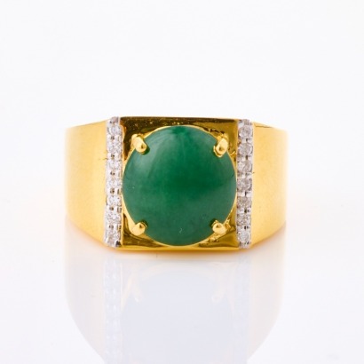 18ct Yellow Gold, 10mm x 10.5mm Jade / Diamond Ring