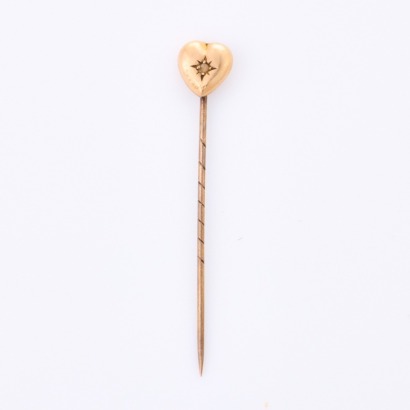 9ct Yellow Gold Heart Shaped Pin