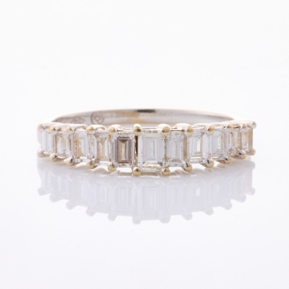 18ct White Gold, .92ct Diamond Dress Ring