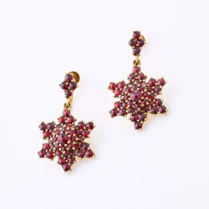 14ct Yellow Gold, Vintage, Garnet Drop, Screw on Earrings