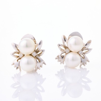 10ct White Gold / Silver, Vintage, 7mm Pearl / .06ct Diamond Clip on Earrings