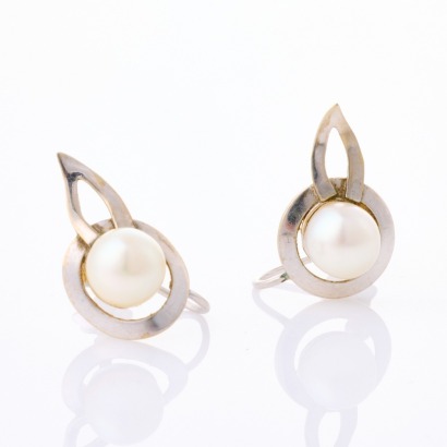 9ct White Gold, 6.8mm Pearl, Screw - on Earrings