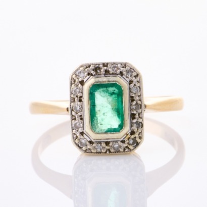 9ct Yellow Gold, Vintage, .51ct Emerald /.098ct Diamond Ring