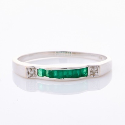 18ct White Gold, Emerald / .02ct Diamond Ring