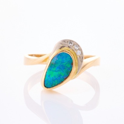 14ct Yellow Gold, Cabochon Cut Opal / .03ct Diamond Ring