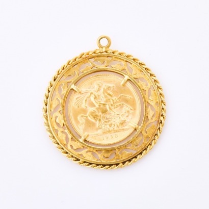 18ct Yellow Gold Pendant with 22ct Full Sovereign 1958 Coin