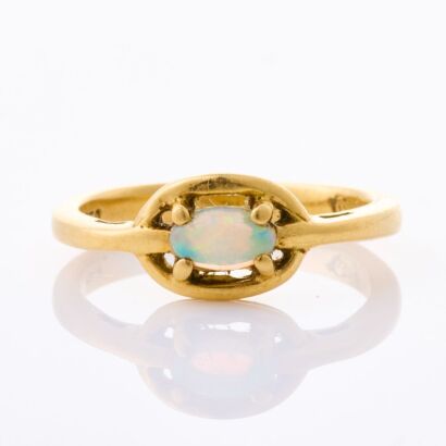 18ct Yellow Gold, Cabochon Cut Opal Ring. Size F