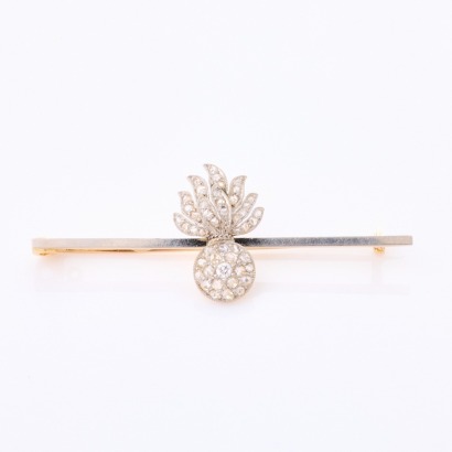 14ct Yellow Gold / White Gold, Vintage, .50ct Grenadier Guards Diamond Set Brooch