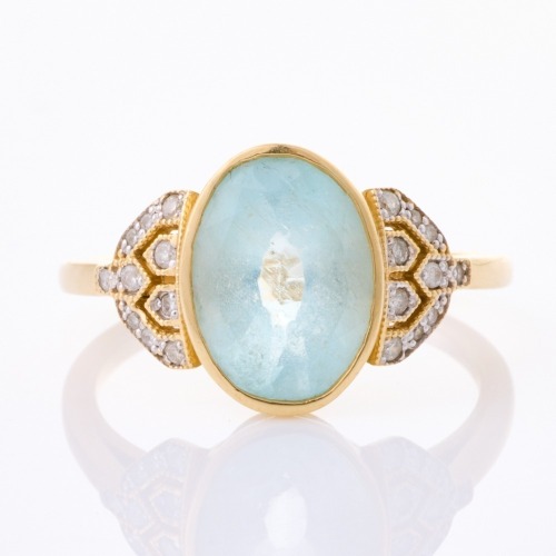 14ct Yellow Gold, 2.85ct Aquamarine / .11ct Diamond Ring