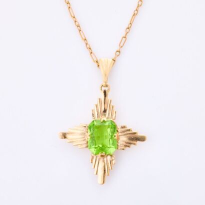 9ct Yellow Gold, Vintage, Green Paste Pendant on 42cm 9ct Chain
