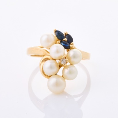 14ct Yellow Gold, Vintage, 4.5mm Akoya Pearl, .01ct Diamond /Sapphire Ring