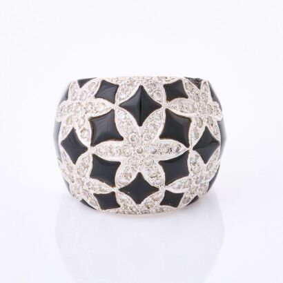 18ct White Gold, Modern, 1.09ct Diamond / Black Enamel Ring