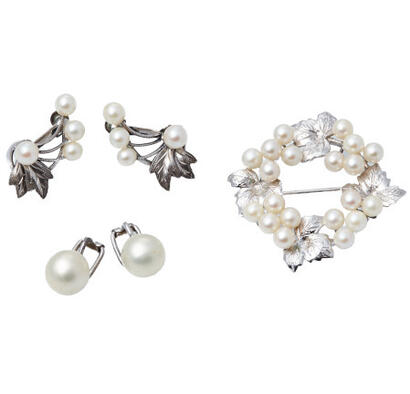 Brooch and Two Pairs of Pearl Earrings