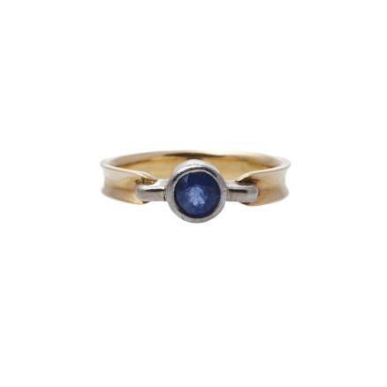 18ct Sapphire Ring