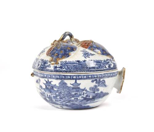 A Chinese Export Porcelain Lidded Box C. 1830