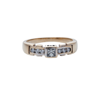 9ct Diamond Ring