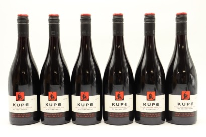 (6) 2016 Escarpment Kupe Pinot Noir, Martinborough [RP95] ♦