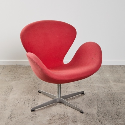 An Arne Jacobsen 'Model 3320 - The Swan' Chair by Fritz Hansen