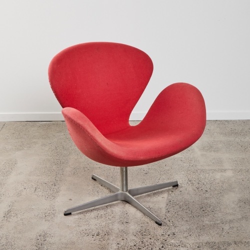 An Arne Jacobsen 'Model 3320 - The Swan' Chair by Fritz Hansen