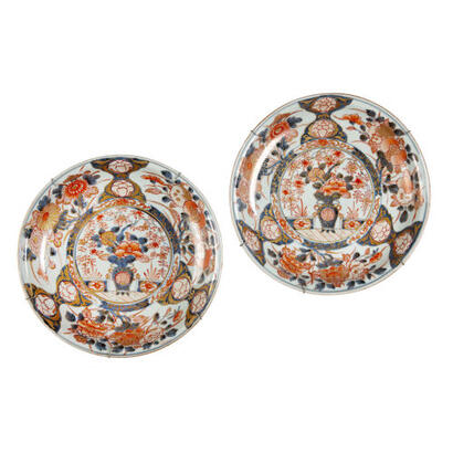 A Pair of Japanese Imari Dishes with flower pattern