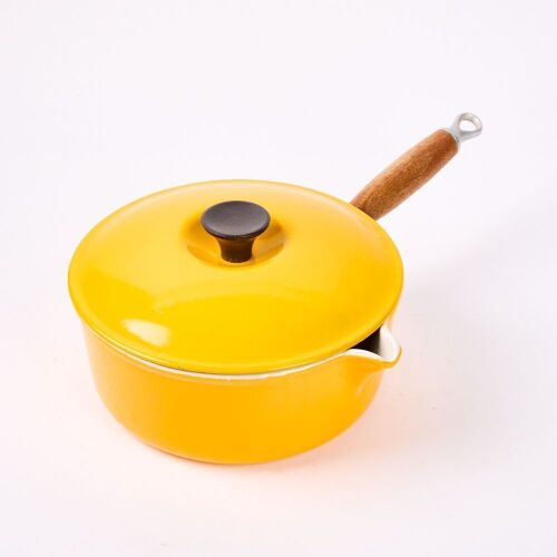 A Le Creuset Saucepan Size 20