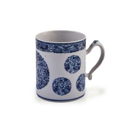 An 18th Century Chinese Qing Dynasty Qianlong Period Export Blue and White Floral Mug