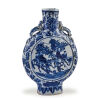 A Chinese Qing Dynasty Tongzhi Period Blue and White Flat Vase decorated with war scene