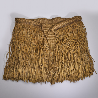 A Pākē Rain Cape, Aotearoa