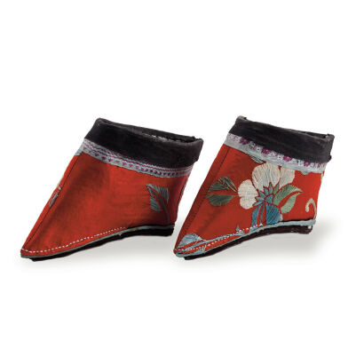 A Pair of Chinese Qing Dynasty Embroidered Shoes