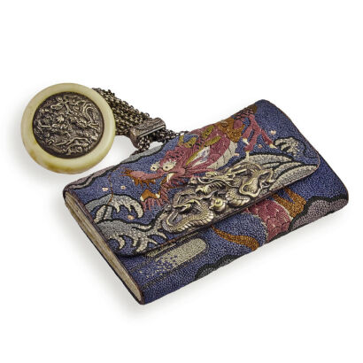 A Japanese Meiji Period Hand-embroidered Clutch (inlaid with copper dragon accessories)