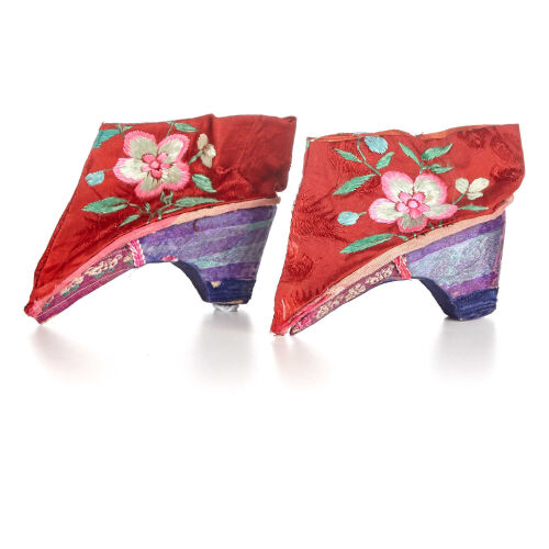A Pair of Chinese Embroidered Lady Shoes, Qing Dynasty(1616-1912)
