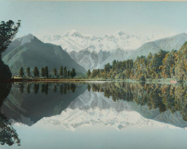 WHITES AVIATION Lake Matheson, South Westland