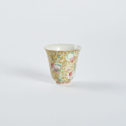 A Chinese Republic period Famille-rose bell-shaped cup with gilt-decorated peach pattern (Qianlong mark)