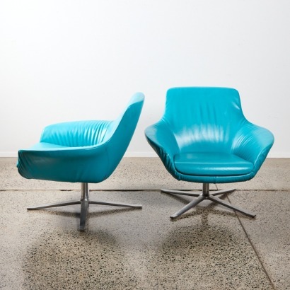 A Pair Of Walter Knoll Oscar Armchairs In Teal Leather