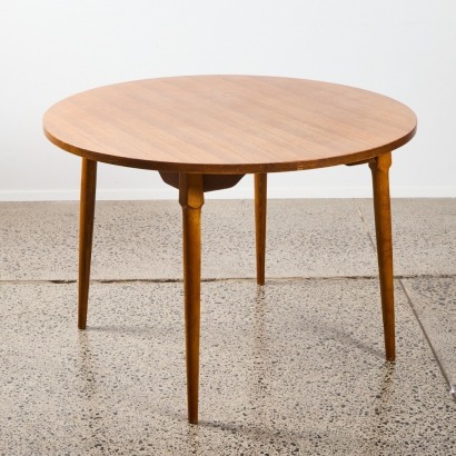 A Retro Circular Oak Dining Table