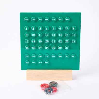 A Ring-A-Date Style Perpetual Desk Calendar