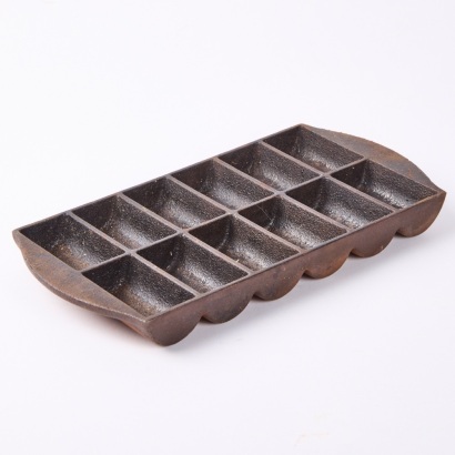 A Vintage Cast Iron Gem Tray