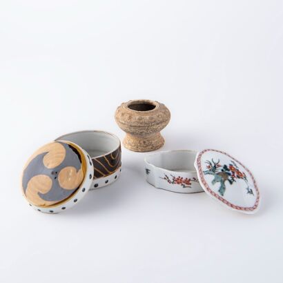 A Japanese Meiji-year-old Kutani-yaki round box and A Fukuji 'floral' small lid box and A Chinese Song dynasty old kiln small jar