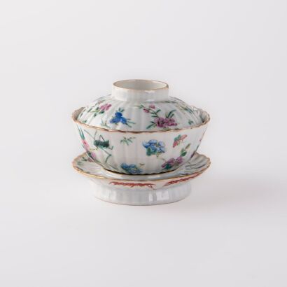 A set of three Chinese Qing dynasty Tongzhi period famille rose' floral ' tea cups