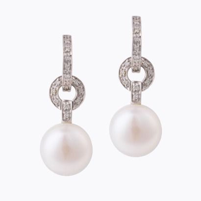 18ct White Gold, Fresh Water Pearl / .19ct Diamond Earrings