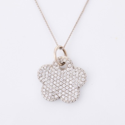 18ct White Gold, 1.05ct Pave Set Flower Diamond Pendant on 40cm, 18ct White Gold Spiga Chain