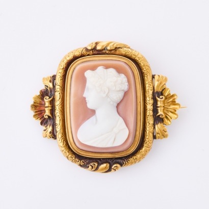 18ct Yellow Gold, Antique, Sardonyx Cameo Brooch
