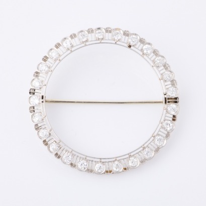 18ct White Gold, 2.25ct Circle Diamond Brooch