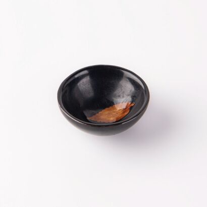 A Chinese 'leaf; small tea bowl