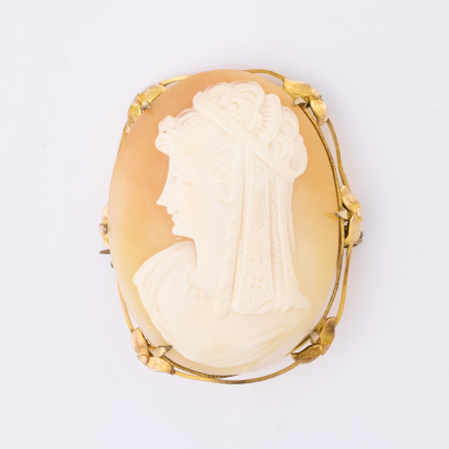 Hand Carved, Vintage, Ladies Profile Shell Cameo in Gold Plated Frame