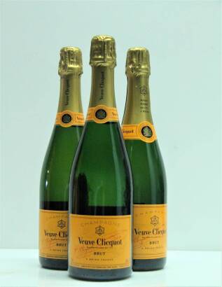 (3) NV&nbsp;Veuve Clicquot Ponsardin