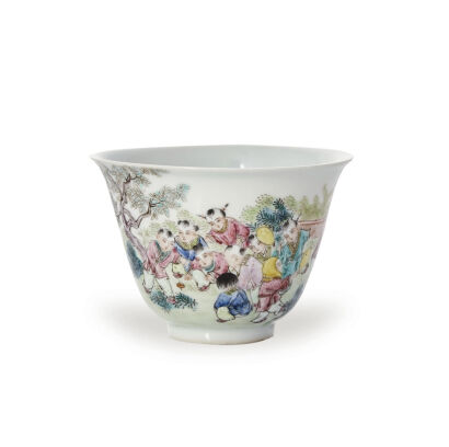 A Chinese Late Republic Era Fammile Rose Cup decorated with playing kids scene pattern (Da Qing Xianfeng Nian Zhi Mark)