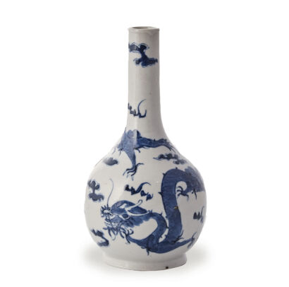 A Chinese Qing Dynasty Guangxu Period Blue and White Vase decorated with dragon and cloud