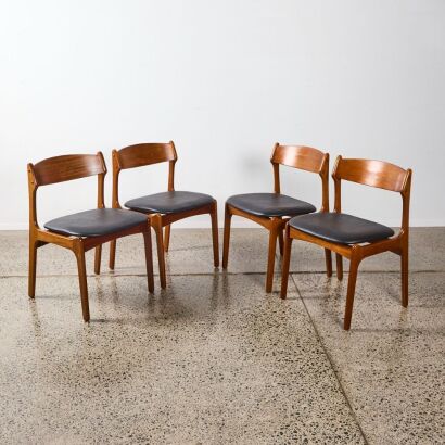 A Suite of Four Otto Larsen ' Da Nina ' Dining Chairs