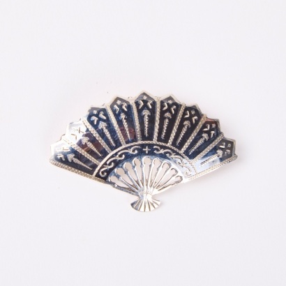 A Vintage Sterling Silver Siam Fan Brooch